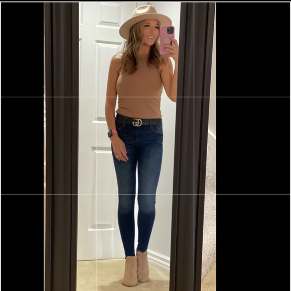 Meet your Posher, Pam - Picture 2 of 2